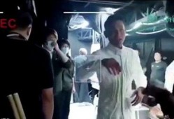 范哥爆料动作视频播放,惊险刺激，一镜到底！